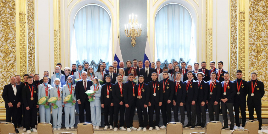 Встреча президента РФ и олимпийцев 2.jpg Встреча президента РФ и олимпийцев 2.jpg
